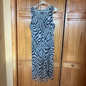Dana Kay Black and White Patterned Dress Size 16